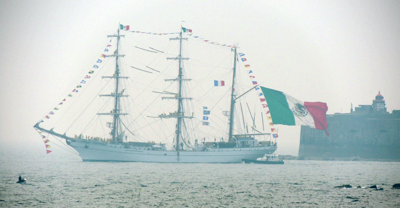 DSCN0903CUAUHTEMOC Dans la passe de l'ouest